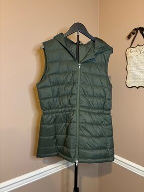 Swiss Tech Dark Olive Hooded Quilted Sleeveless Puffer Vest